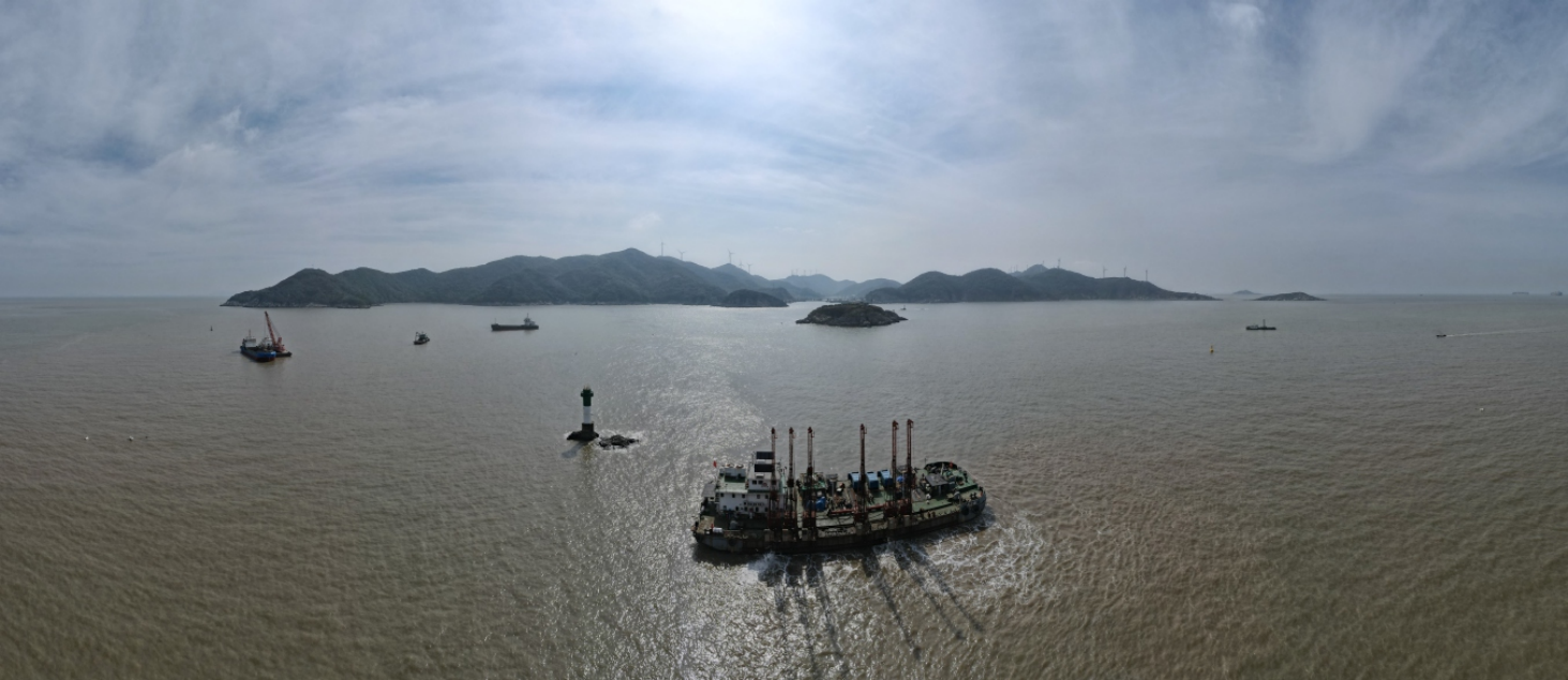 大榭招商国际集装箱码头300米岸线水域整治工程